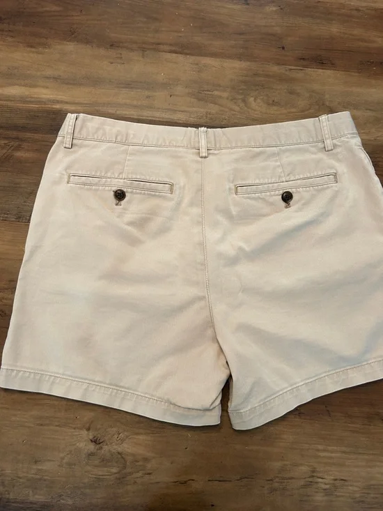 Club Monaco - Picture 2 of 2